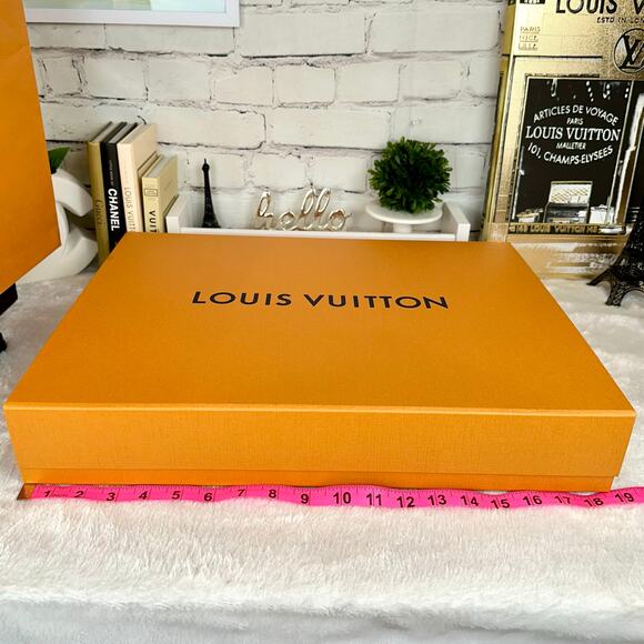 Louis Vuitton Large Magnetic Closure Storage Box and Shopping Bag Set NEW - Picture 5 of 7